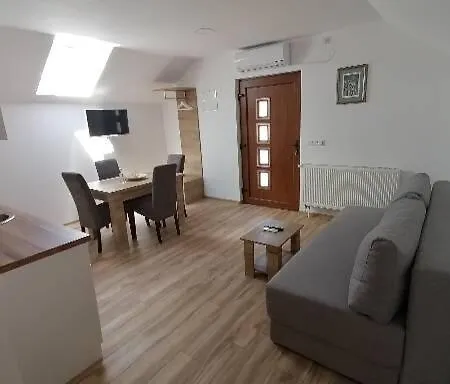 Farma & Apartmani Opg Sasa Delic Korenica Exterior photo