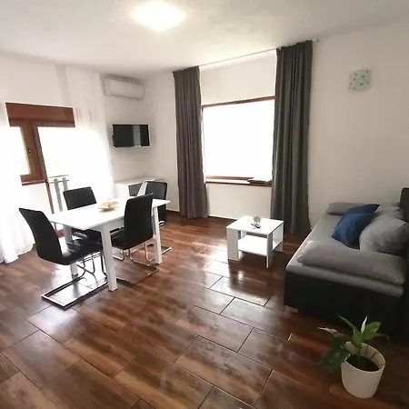 Farma & Apartmani Opg Sasa Delic Korenica Exterior photo